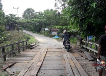 Jembatan Desa Paku Beto Tak Lagi Berlobang dan Membahayakan