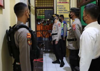 Kapolres Cek Kondisi tahanan Terkait Vaksinasi Covid-19 di Rutan Polres Seruyan