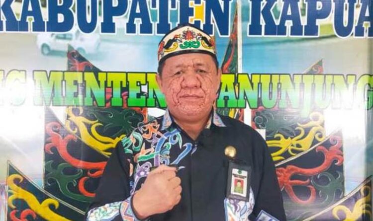 Kepala Dinas Kominfo Dr H Junaidi,SKM.