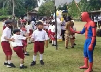 Spiderman pun Hadir Untuk Dukung Vaksinasi Anak