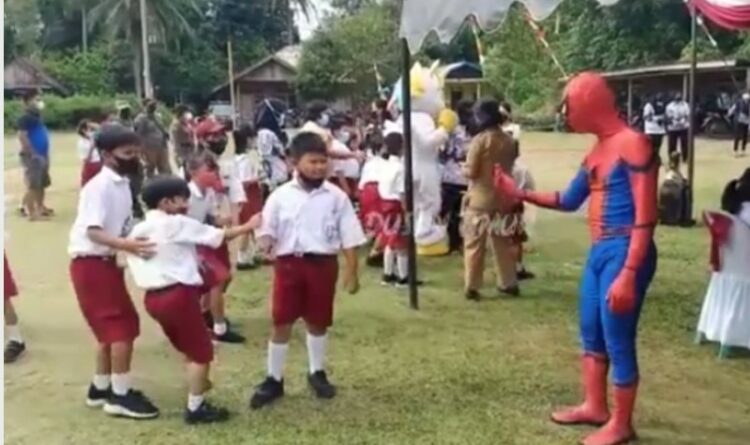 Spiderman pun Hadir Untuk Dukung Vaksinasi Anak