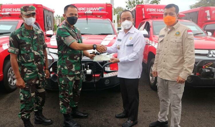 Tangani Karhutla, Bupati Seruyan Serahkan Mobil Patroli Untuk Kecamatan