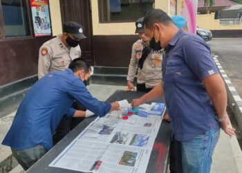 Empat Personel Polres Seruyan Lakukan Tes Urine Cegah Penyalahgunaan Narkoba