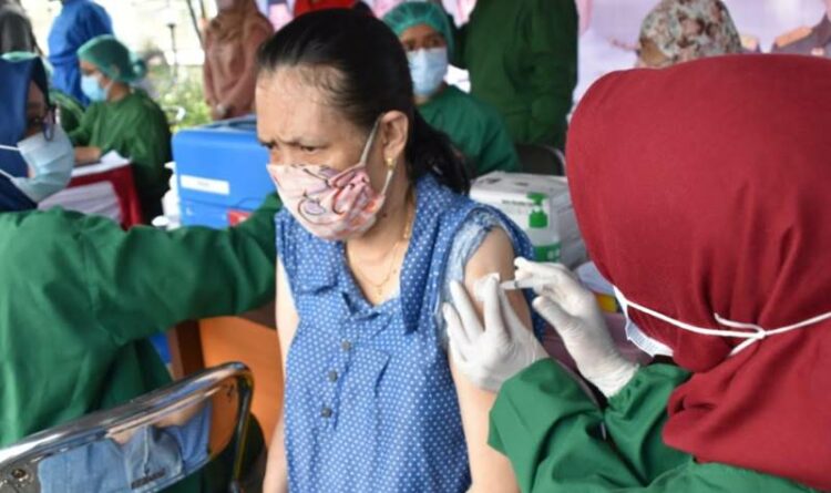 Pelaksanaan Vaksinasi Dosis Ketiga di Kalteng, Menunggu Petunjuk Kemenkes