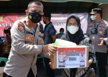 Sebagian Peserta Vaksinasi di Polres Barsel Mendapatkan Bingkisan Sembako
