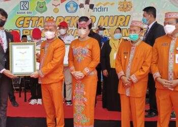 Kapuas Pecahkan Tiga Rekor Muri Perhitungan Matematika Terpanjang