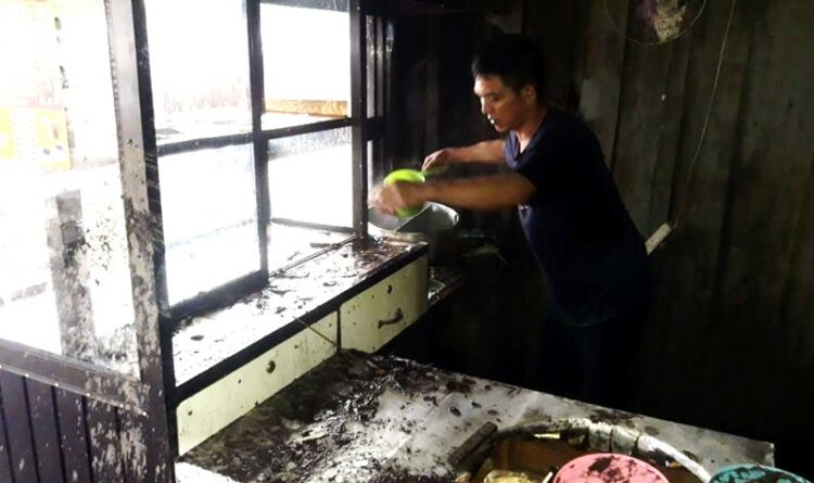 Akibat Regulator Gas Terlepas, Dua Kios Nyaris Hangus Terbakar