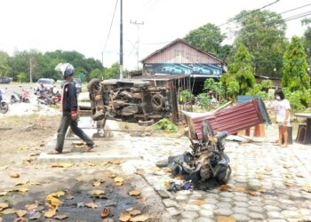 Kecelakan di Jalan Tjilik Riwut Kasongan, Pick Up Angkut Buah Sawit Tabrakan dengan Sepeda Motor