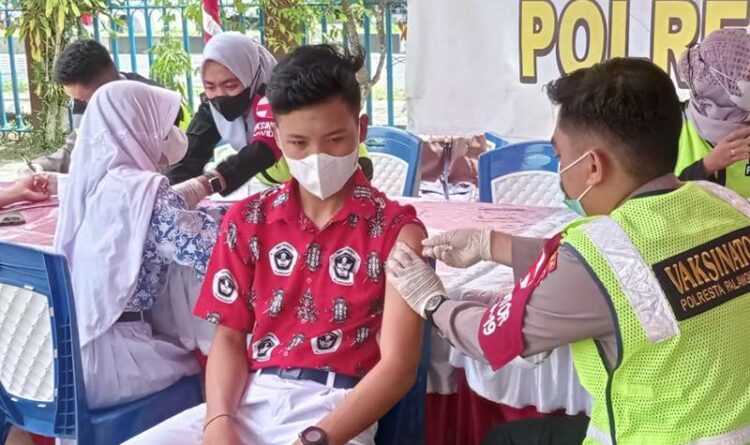 Polda Kalteng Gelar Vaksinasi Dengan Target 200 Dosis di SMP Negeri 1 Palangka Raya