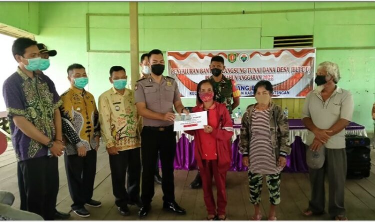 Polsek Tasik Payawan Lakukan Pengamanan Dalam Penyaluran Bantuan