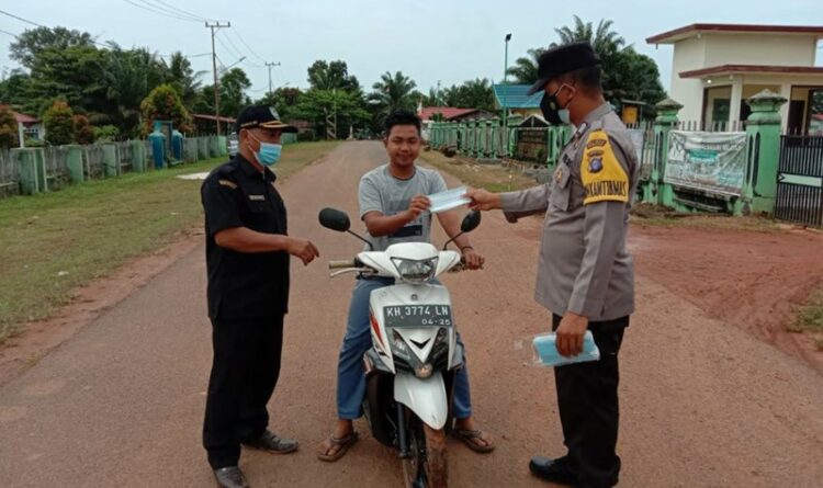 Polsek Danau Sembuluh Rutin Patroli Yustisi dan Sosialisasi Prokes Kemasyarakat