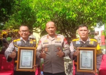 Program BAJAKA di Desa Juking Pajang Antar Aipda Rodie Peroleh Penghargaan Dari Kapolda