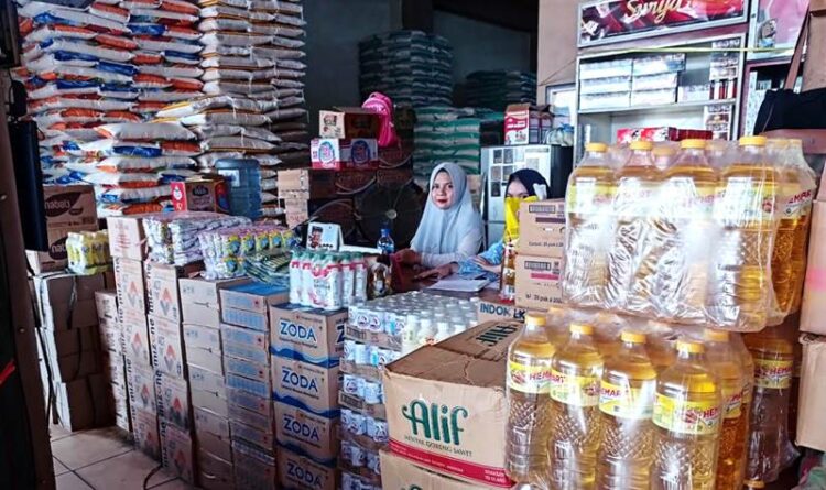 Dampak Harga Naik, Pembeli Minyak Goreng Menurun di Palangka Raya