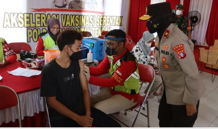 Targetkan 200 Dosis, Polda Kalteng Gelar Vaksinasi Di Kelurahan Langkai