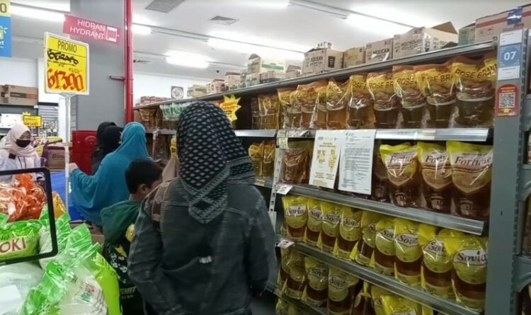 Disdagperinkop dan UMKM Kabupaten Kapuas Akan Gelar Operasi Pasar Minyak Goreng