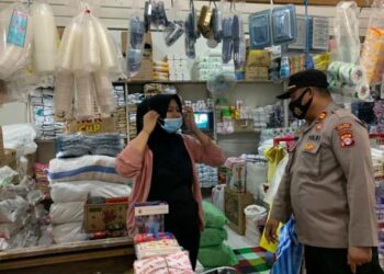 Cegah penyebaran Covid 19, Kanit Binpolmas Binluh ke Warga KabupateSeruyan