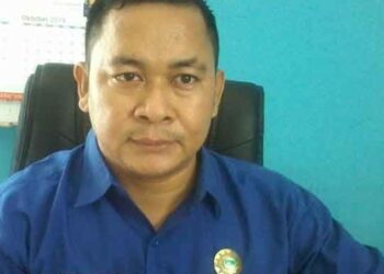 Direktur, PDAM Katingan Adiansyah ketika menjelaskan permasalahan yang perlu dibenahi di dalam perusahaan, Jumat