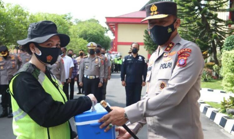 Dorong Capaian Vaksinasi, Polda Kalteng Kirim 10 Personel Batalyon Vaksinator ke Gunung Mas