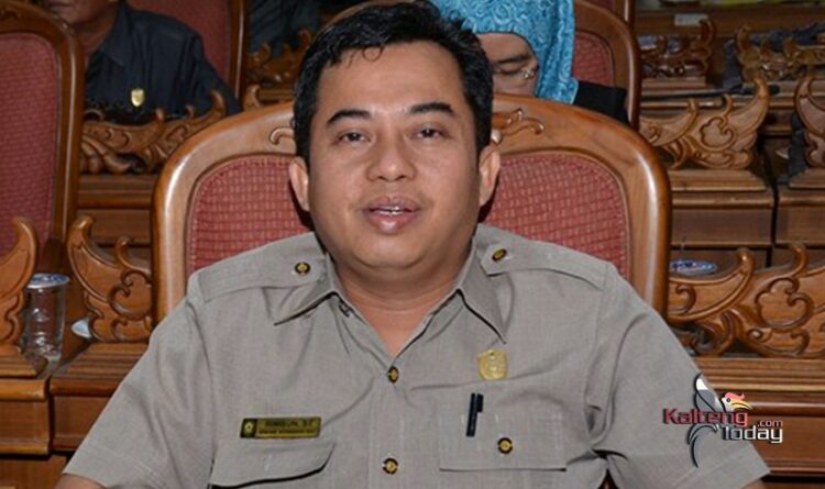 Ketua Komisi I DPRD Kabupaten Kotawaringin Timur, Rimbun ST.(Fitri).