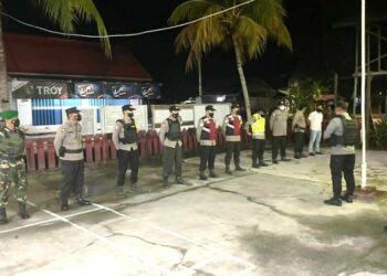 Puluhan Anggota Polres Gumas Amankan Malam Paskah