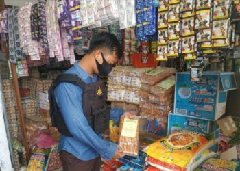 Satreskrim Polres Seruyan Laksanakan Pengecekan Bahan Pangan Di Beberapa Pasar Kota Kuala Pembuang