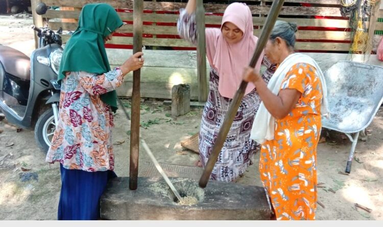 Aktivitas Warga Desa Rungau Raya Seruyan Saat Ramadan
