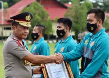 9 Personil Berprestasi di Bidang Olahraga, Raih Penghargaan dari Kapolda Kalteng
