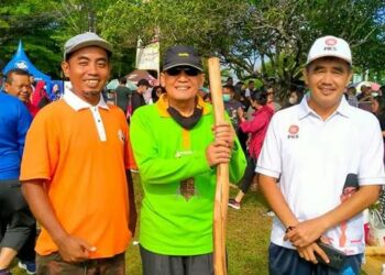 Anggota DPRD Kalteng, Sirajul Rahman (Baju Putih). (Ist)