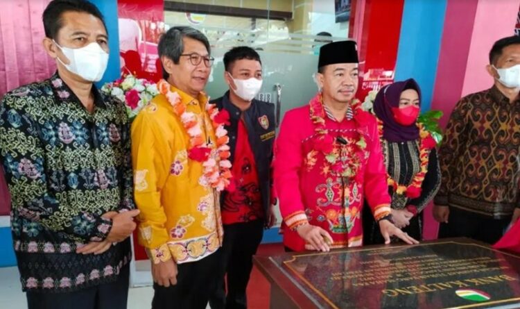 Bupati Seruyan Tandatangani Prasasti, Bank Kalteng Capem Sukorejo Resmi Beroperasi
