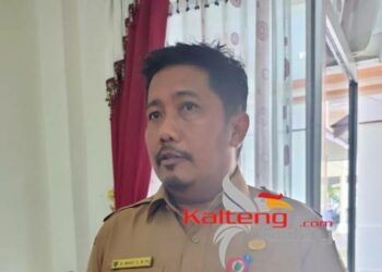 Foto - Kepala Disporaparbud Barsel, Manat Simanjuntak saat diwawancarai awak media (shan)