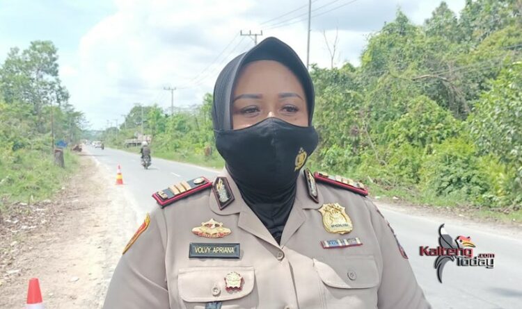 Kapolsek Kapuas Hilir Ingat Pengendara Berhati-hati Melintas di Jalan Trans Kalimantan