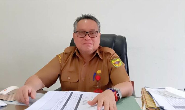 Kepala DPMD Kabupaten Gumas Yulius, saat dikomfirmasi awak media di ruang kerjanya, Selasa (31/5).