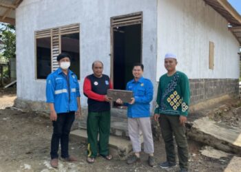 Manfaatkan Abu Sisa Pembakaran Batu Bara, PLN Bedah Rumah Marbot Masjid