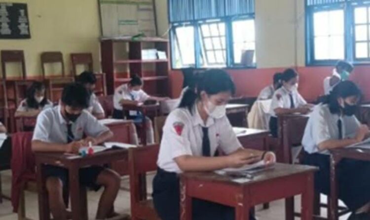 Pelaksanaan Ujian Sekolah Tertulis di SMPN 1 Tamiang Layang, Dapat Perhatian Sekda Bartim