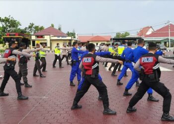 Sat Samapta Polres Seruyan Latihan Beladiri Guna Tingkatkan Kemampuan