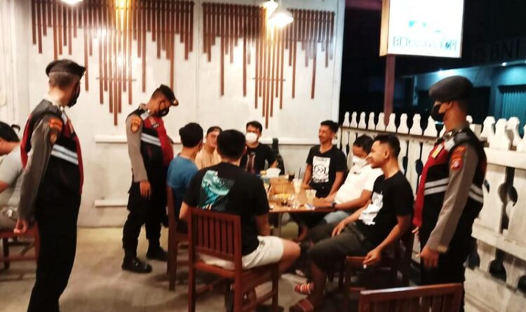 Cegah Kejahatan Di Malam Hari, Personil Sat Samapta Melaksanakan Gita Patroli Rutin