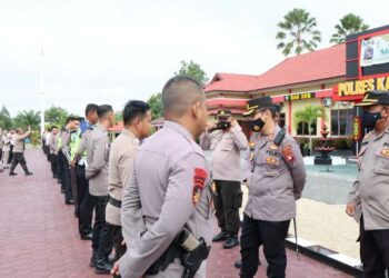 Foto - Cek kelengkapan anggota, Propam Polres Katingan terapkan Gaktibplin, Selasa (7/6/2022)