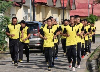 Jaga Fisik Bagian SDM Polres Seruyan Olah Raga Bersama