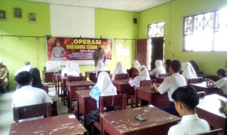 Kanit Bintibsos Sampaikan Operasi Bina Karuna telabang 2022 Kepada Pelajar