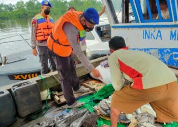 Satpolairud Polres Seruyan Laksanakan Himbauan Prokes Covid-19