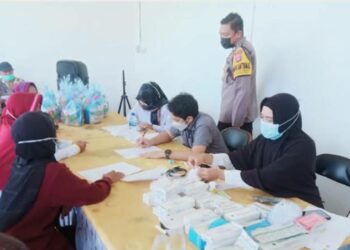 Bhabinkamtibmas Polsek Seruyan Hilir Dampingi Kegiatan Posyandu Lansia
