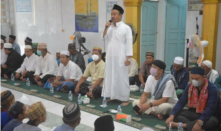 Bupati Seruyan Yulhaidir saat menyampaikan sambutan pada kegiatan Buka Puasa Bersama di Masjid Al-Mubarok