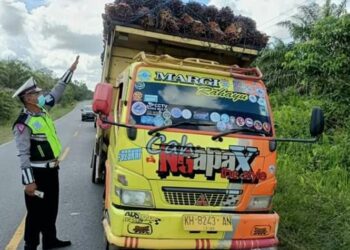Satlantas Polres Katingan ketika melakukan penertiban kepada sejumlah kendaraan knalpot brong dan Odol, Jumat (15/7/2022).