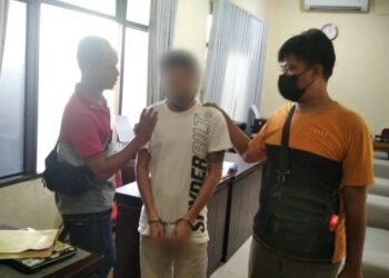 Berkas Dinyatakan Lengkap, Polsek Pahandut Limpahkan Tersangka Kasus Penganiayaan Operator SPBU