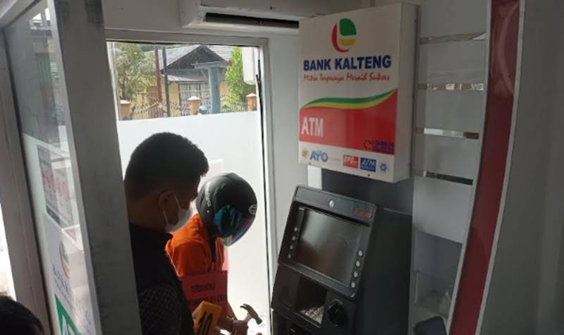 13 Adegan Warnai Rekonstruksi Aksi Terduga Pelaku Percobaan Pembobolan ATM