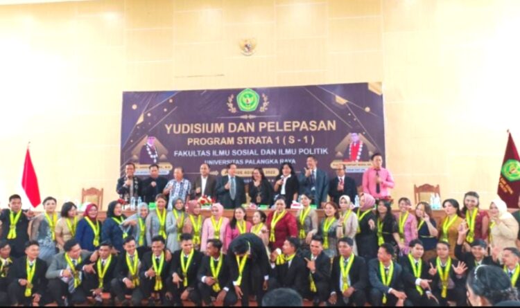 127 Mahasiswa Fisip UPR Ikuti Yudisium