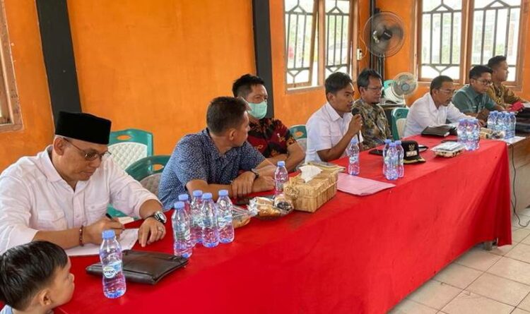 Anggota DPRD Seruyan Dapil II saat melakukan pertemuan dalam kunjungan reses di Kecamatan Seruyan Raya