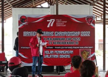Bendahara DPD PDIP Kalteng, Wiyatno, pada saat menyampaikan sambutan.