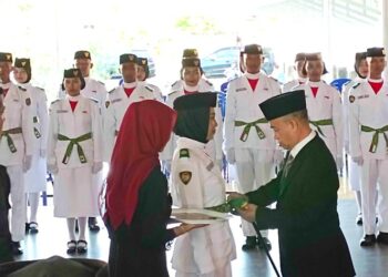 Yulhaidir Kukuhkan Anggota Paskibraka Seruyan