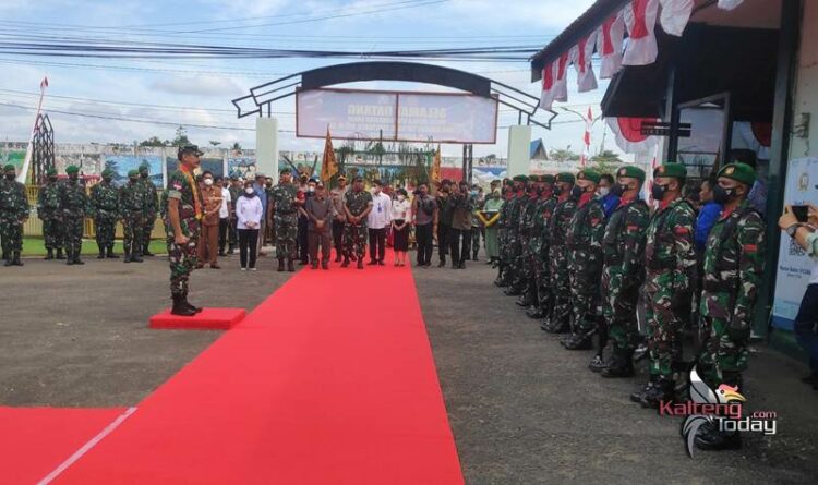 Foto : Pangdam XII/Tpr, Mayor Jenderal TNI Sulaiman Agusto saat tiba di Kodim 1012 Buntok (shan)